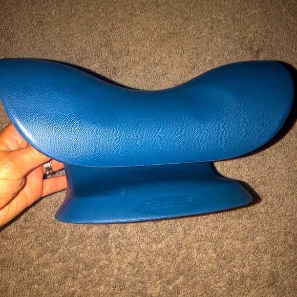 P. Health chiropractic pillow spine massage trigger point neck alignment - Picture 2 of 2